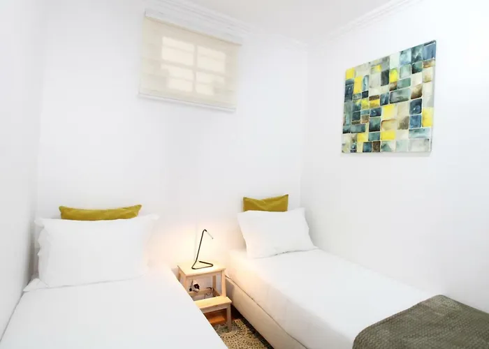 Sete Rios, Near Zoo Lisboa/ Free Wifi
