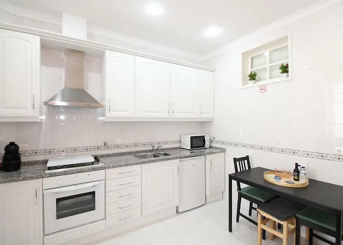 Sete Rios, Near Zoo Lisboa/ Free Wifi *