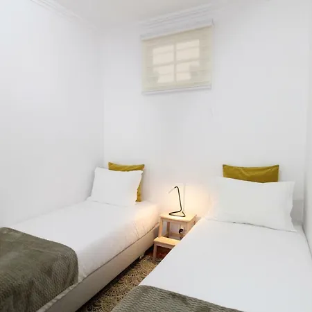 Apartment Sete Rios, Near Zoo Lisboa/ Free Wifi